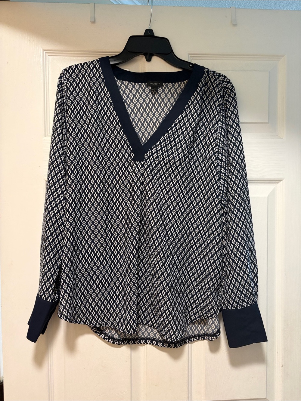 Ann Taylor Navy and White Patterned V-Neck Blouse